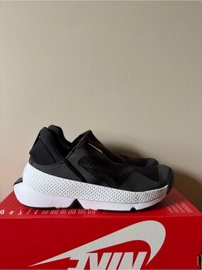 Nike Go FLYEASE Black White DR5540-002 Women’s Size 9